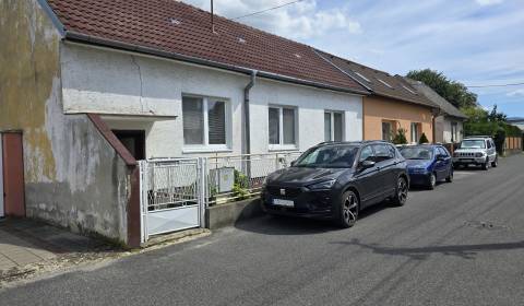 REZERVOVANÉ 4 + 2 izbový rodinný dom