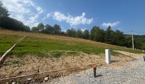 Úžasný pozemok s IS na výstavbu rekreačného objektu, chaty v Makove