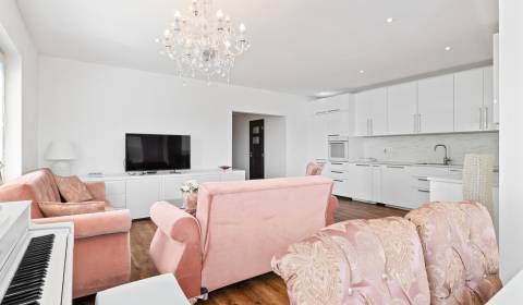 EXKLUZÍVNE- 3 IZBOVÝ BYT 84,48m2 s LOGGIOU -JANA STANISLAVA