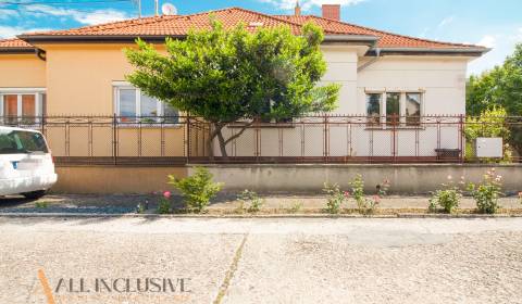 ALL INCLUSIVE I 3 IZBOVÝ RODINNÝ DOM S GARÁŽOU NA HANZA KOLÓNI GALANTA