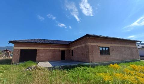 ZNÍŽENÁ CENA! Rozostavaný rodinný dom v obci Betliar