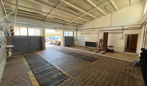 Na prenájom  Priestor o výmere 135m2 - Galanta