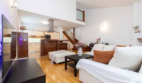 NADŠŤANDARDNÝ 5IZB. RD, PRÉMIOVÉ MATERIÁLY, Chorvátsky Grob 