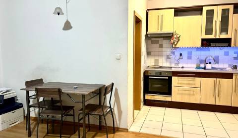 Predaj 2 izbový útulný byt, Tomášikova ulica, Bratislava II. Ružinov 