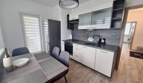 PRENAJATÝ NOVOREKOŠTRUOVANÝ 3 IZBOVÝ BYT, PREŠOV,SÍDL. III