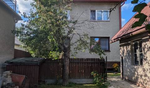 Priestranný rodinný dom priamo v centre Turzovky s veľkým pozemkom