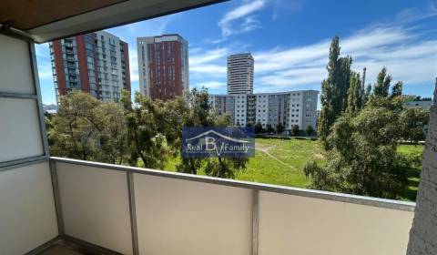 PREDANÉ - PREDAJ, VRANOVSKÁ, PETRŽALKA - 2 IZBOVÝ BYT