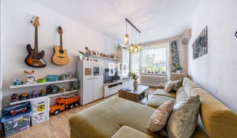 REZERVOVANÉ - 2 IZBOVÝ BYT NA SÚHVEZDNEJ PRIPRAVENÝ NA NASŤAHOVANIE SA