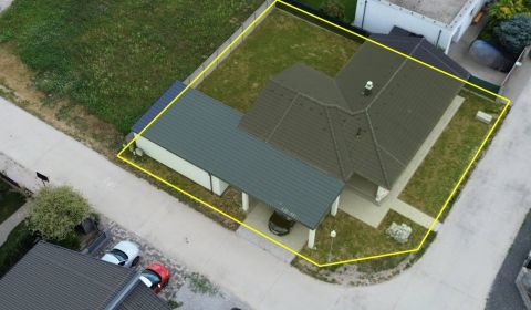 Zariadený 4-izb. dom s pozemkom 486m2 | Malinovo - Tri Vody 