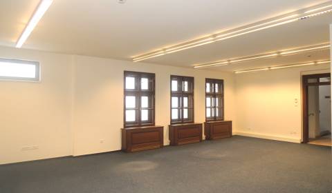 Prenájom kancelárií priamo na Hviezdoslavovom nám. 117 m2 