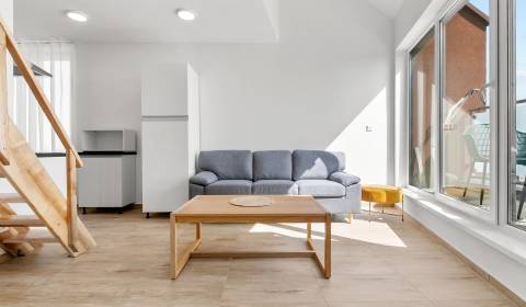 OPAL - NOVÝ a KOMPLETNE ZARIADENÝ 2,5-izbový byt s LODŽIOU a PARKOVANÍ