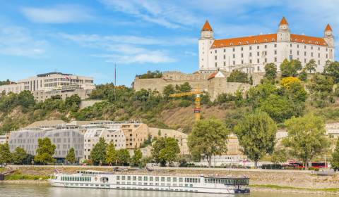 TOPPONUKA Vynikajúci 1,5i byt  VYDRICA historické centrum