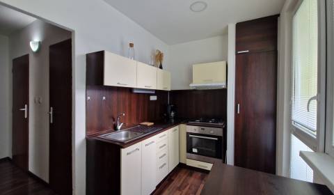 AstonReal: PREDANÉ  1-izbový byt 32m2 + 2 loggie, Poprad - Juh 3