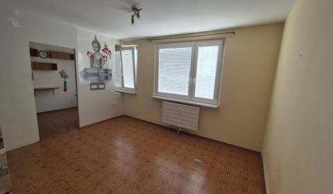 Na predaj 1 izbový byt Komárno !