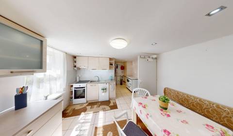 REZERVOVANÉ !!! (1.072 m²) DOM - RODINNÁ CHATA NA BINDTE