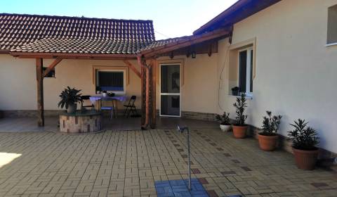 Na predaj rodinný dom vo Veľkých Kosihách, 600m od Dunaja. Predané