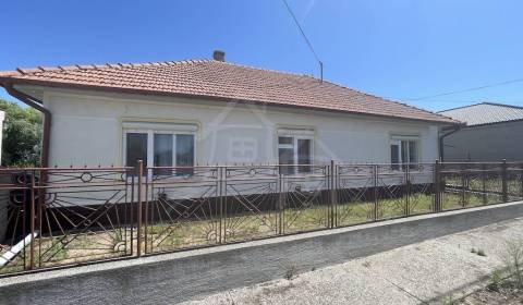 Päťizbový rodinný dom s garážou v Tvrdošovciach