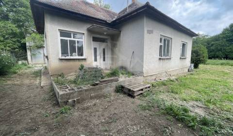 Rodinný dom v pôvodnom stave na polosamote len 5 km od vyhľadávaného a