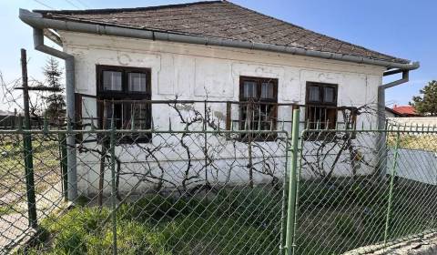 Krásny vidiecky dom vhodný na chalupu v obci Tvrdošovce