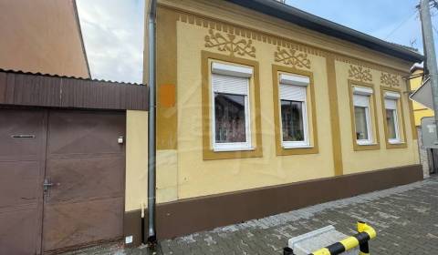 Rodinný dom v blízkosti centra mesta v Nových Zámkoch
