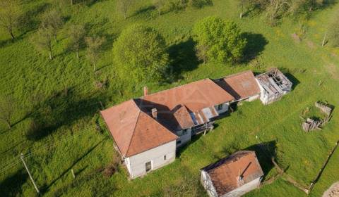 Dom na výnimočnom pozemku o rozlohe 15975m2 s prekrásnym výhľadom