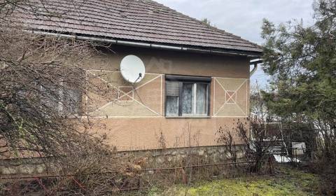 Dom na rekonštrukciu v obci Žarnov