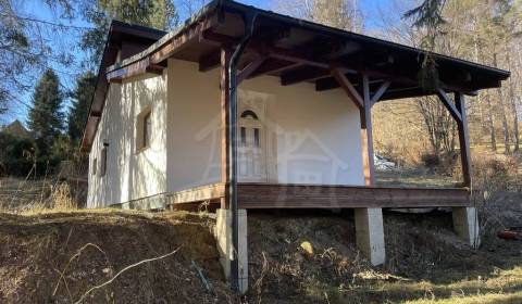 Chata v rekonštrukcii na Ružíne nad Bradanom