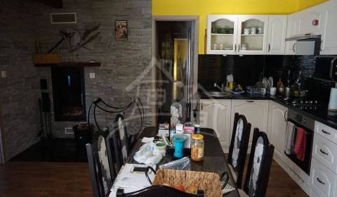 Trojgeneračný dom v rekonštrukcii Radošina