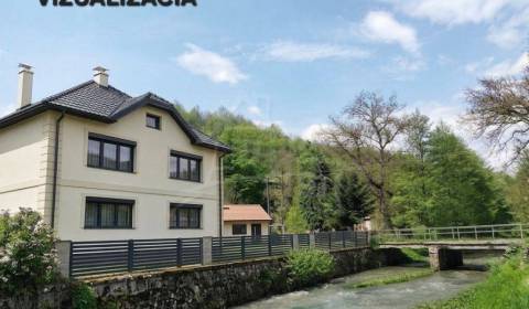 ZNÍŽENÁ CENA ! Dvojgeneračný dom v príjemnej dedinke blízko Detvy