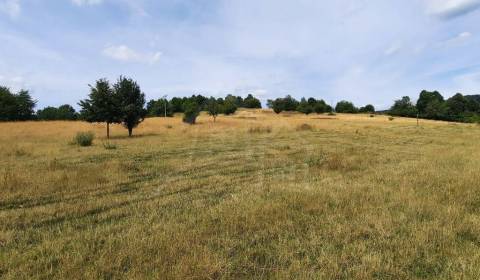 Slnečný pozemok v Kremnických vrchoch - v obci Nevoľné