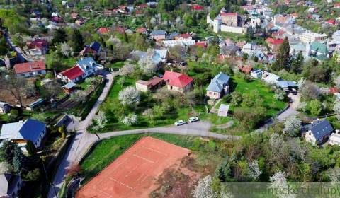 Rodinný dom s veľkou záhradou v srdci Štiavnice. Investícia s dušou