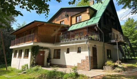 Exkluzívne: Veľká chata na peknom mieste Kokava-Línia.