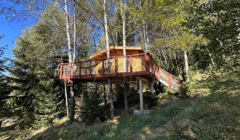 Exkluzívne: Domček na strome na polosamote s veľkým pozemkom, obec Lát