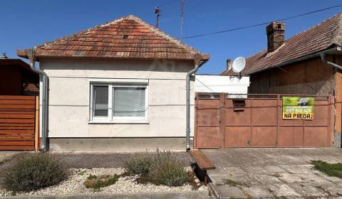 Predaj dlhého vidieckeho domu v Andovciach – pokojná lokalita len 5 km