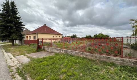 Priestranný pozemok v Hurbanove – pokojné miesto s výbornou dostupnosť