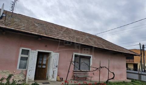 Chalupa na konci Tekovských Lužian