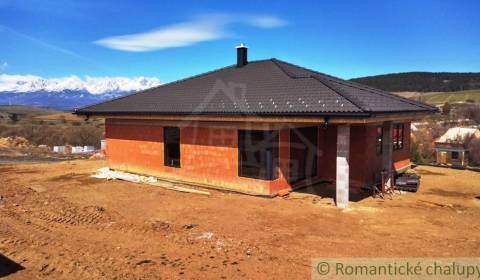 Novostavba bunglovu, Tvarožná