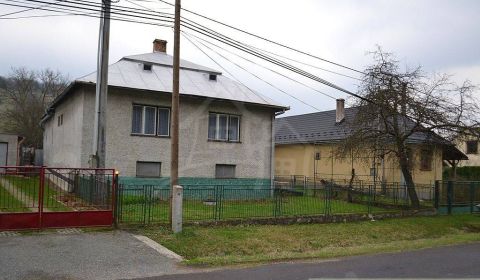 Dom na pokojné bývanie, 24árov - Svidnička