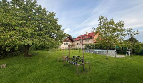 Jedinečný pozemok s dvoma chatami pri lese , Stupava, okres Malacky