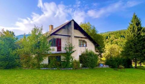 Priestranný dom s potenciálom v objatí krásnej prírody v obci Hnilec