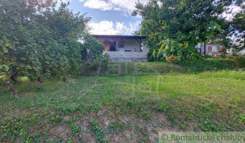 Chata s peknou, udržiavanou záhradou v ZO Opendáky, okr. Senica na pre