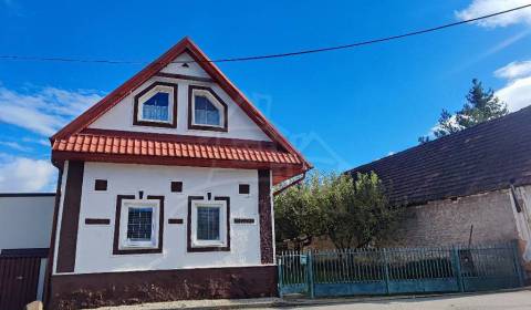 Krásna chalupa s potenciálom v Turčianskych Tepliciach