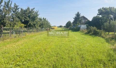 Predaj, pozemok pre rodinný dom   1995 m2 Galanta, č...