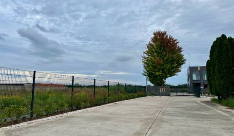 ViNi real -  Pozemok pre občiansku vybavenosť, DUNAJSKÁ LUŽNÁ 