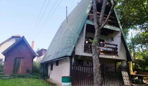 Chata na celoročné využitie v Štiavnických vrchoch, pri obci Hontiansk