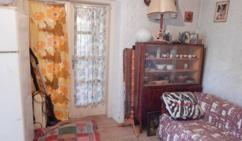 Na predaj chalupa v Dubníku  pri Štúrove .