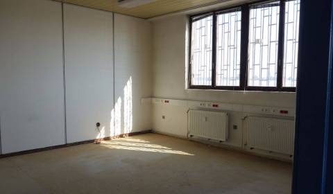 Administratívne priestory 74m2, nízka cena, výhodná poloha, Bratislava