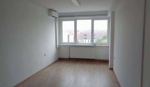 Kancelárie v centre Trnavy