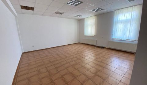 Kancelária na prenájom Topoľčany centrum