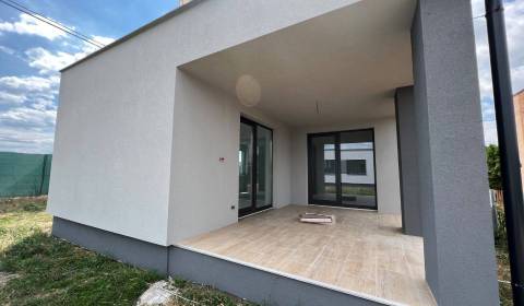 Novostavba Rodinný dom Bošany 1 / na klúč / murovaný